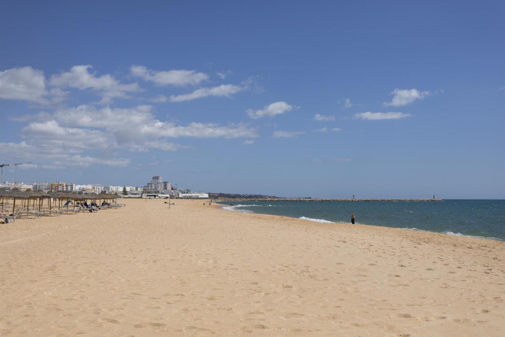 Апартаменты New! Quarteira Sea View Экстерьер фото
